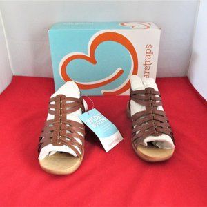 baretraps kirstey flat sandals